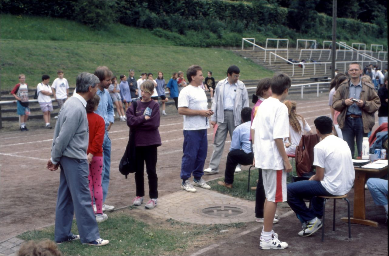 <i><b>Bundesjugendspiele 1994-008</b></i>